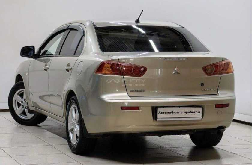 Mitsubishi Lancer