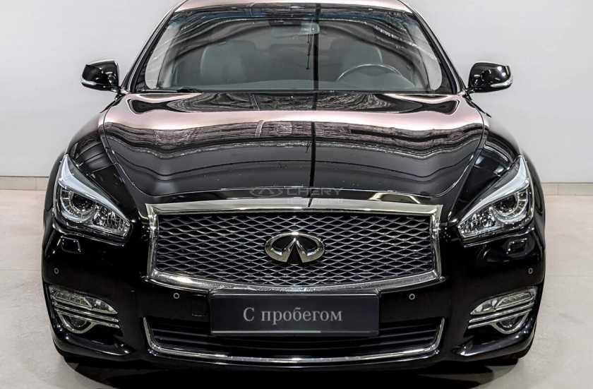 Infiniti Q70