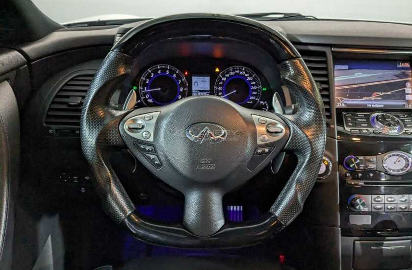 Infiniti QX70